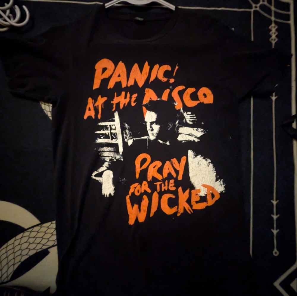 PANIC AT THE DISCO Graphic Band Tee Shirt
